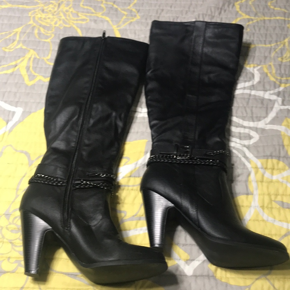 Black boots